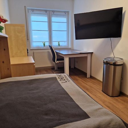 Einzelzimmer In Ruhiger Lage --- Check-In Mit Schluesselkasten เมพเพิน ภายนอก รูปภาพ