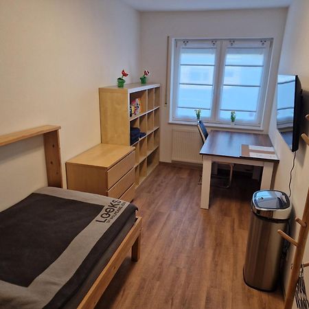 Einzelzimmer In Ruhiger Lage --- Check-In Mit Schluesselkasten เมพเพิน ภายนอก รูปภาพ