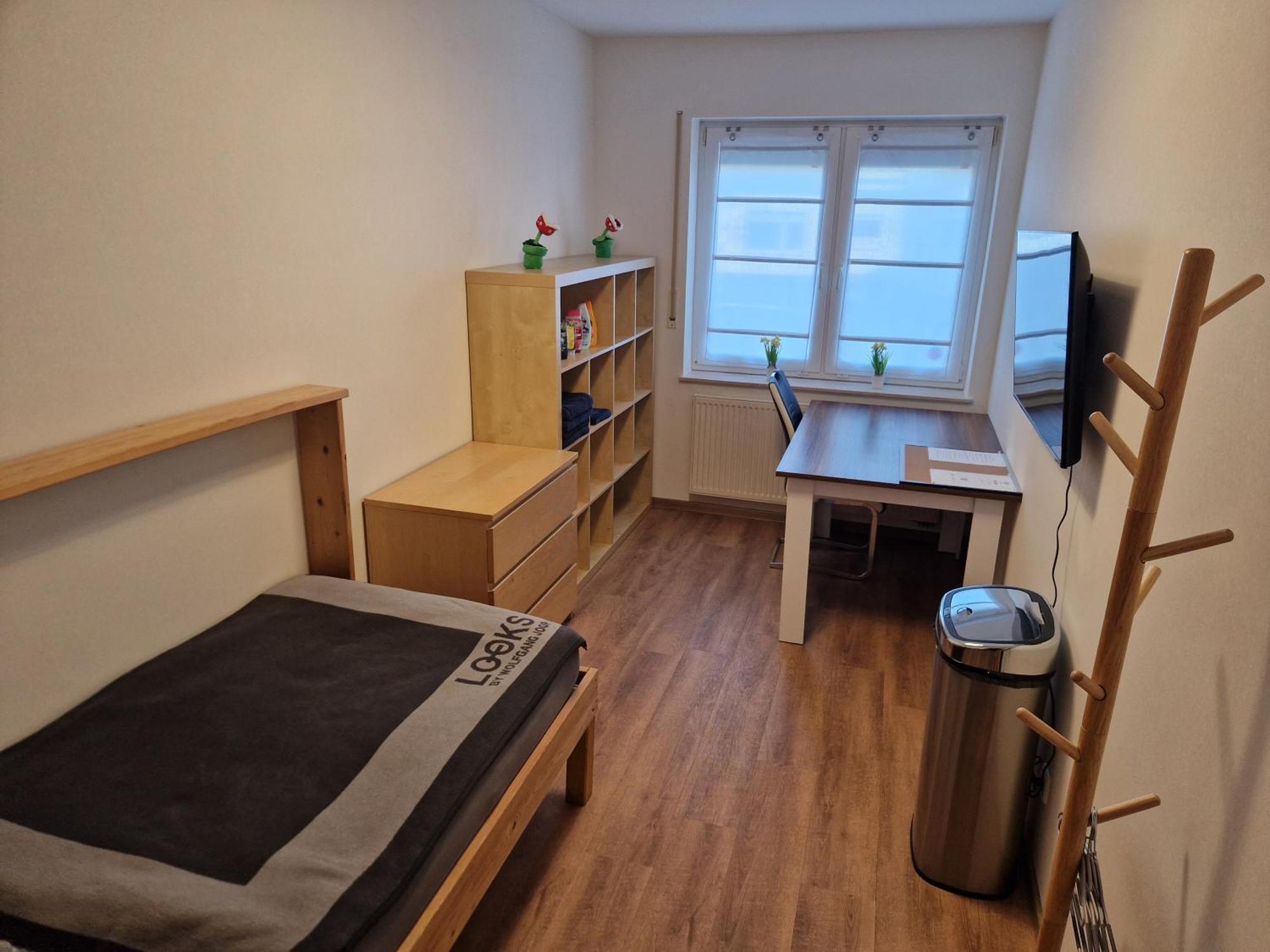 Einzelzimmer In Ruhiger Lage --- Check-In Mit Schluesselkasten เมพเพิน ภายนอก รูปภาพ